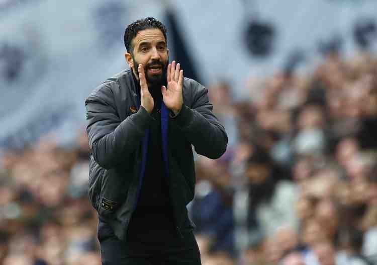 被西漢姆逼平！記者：阿莫林主場(chǎng)連換4個(gè)防守球員，讓人無(wú)法接受